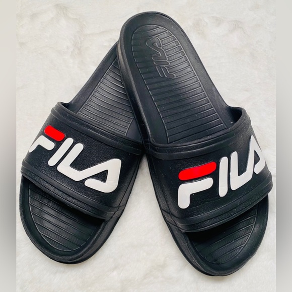 FILA Slide Sandals Unisex, Men’s size 6, Women’s Size 7 or Youth 5/6 Pre-Owned - Picture 2 of 12